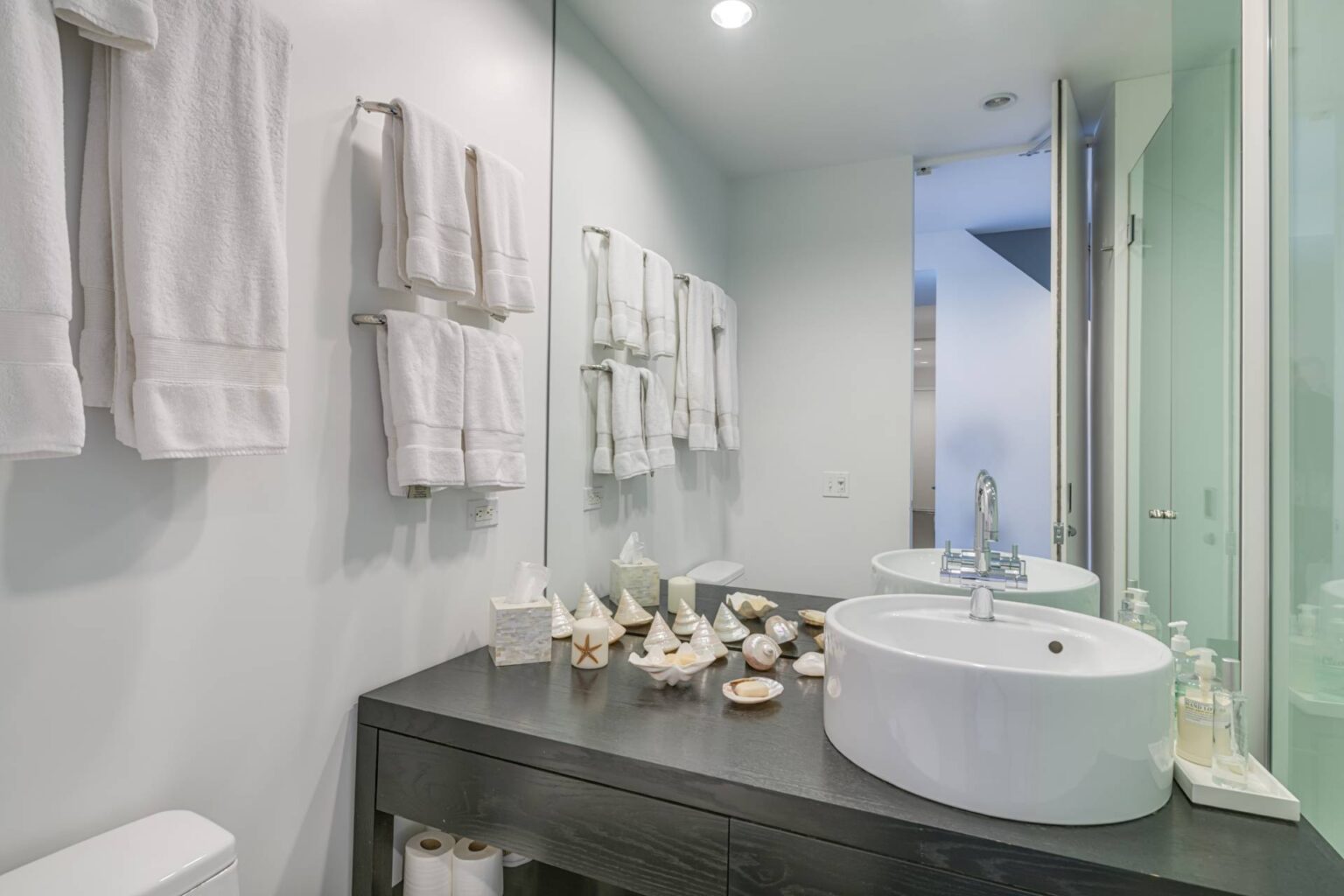 138 Coopers Farm Road Southampton, NY 10 907566 8ytdc3z3d9httx8z