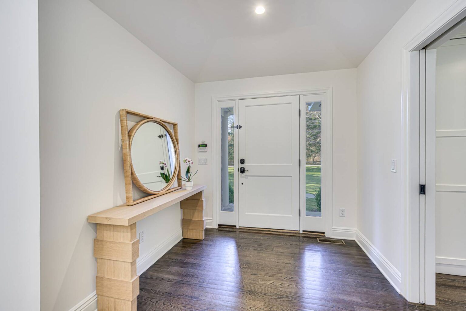 36 Long Springs Road Southampton, NY 11 105490 j3mbbybcdnhz1m38