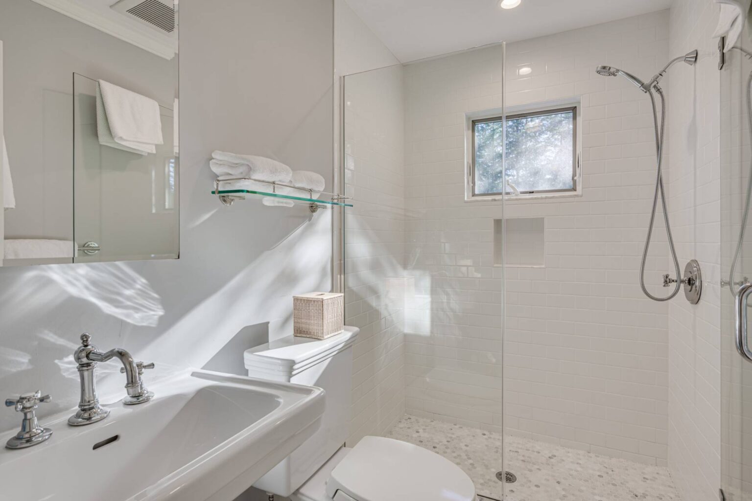 36 Long Springs Road Southampton, NY 18 105490 phtx3pt3v2t3t77d