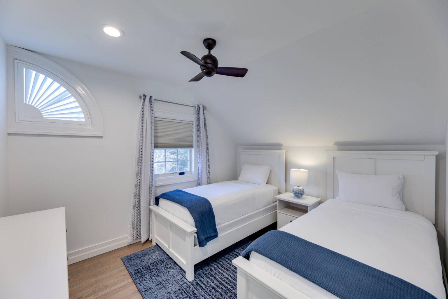 24 Stratton Square East Hampton, NY 18 886229 bj9z9vdqfqcpslfr