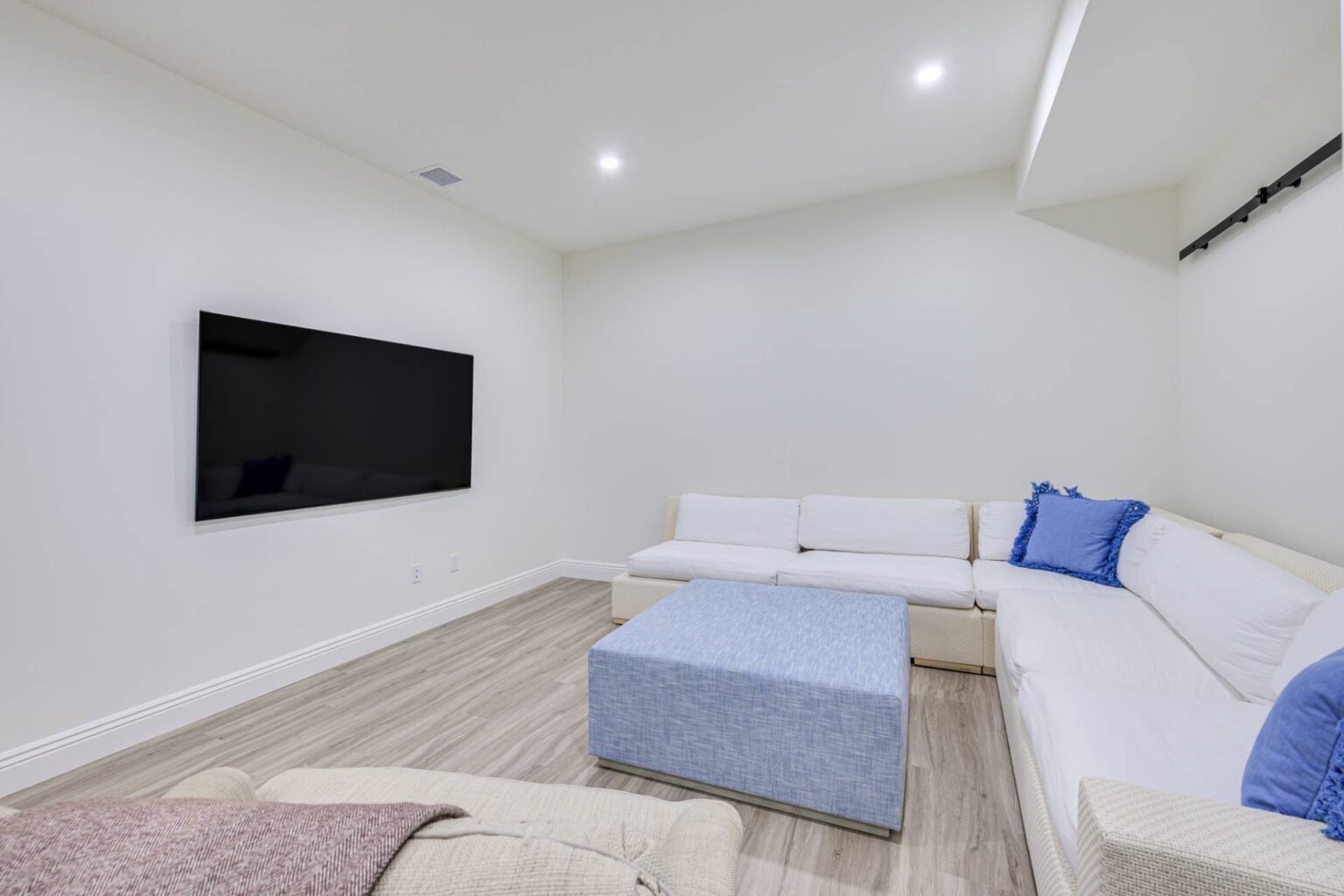 36 Long Springs Road Southampton, NY 19 105490 8ml4gfw6mt9dcwmg