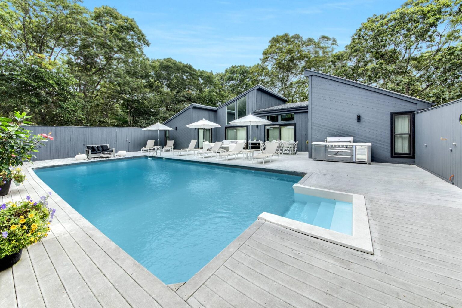 15 Karin Drive East Hampton, NY 2 922923 jrqljfm7d4qsbh15