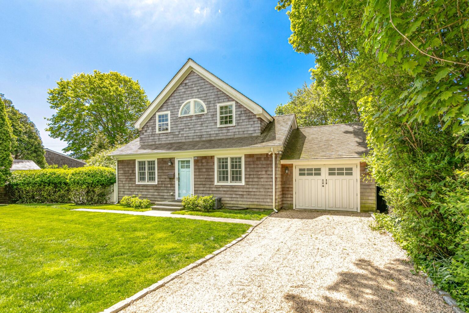 24 Stratton Square East Hampton, NY 21 886229 ym73grgr3npdtsxv