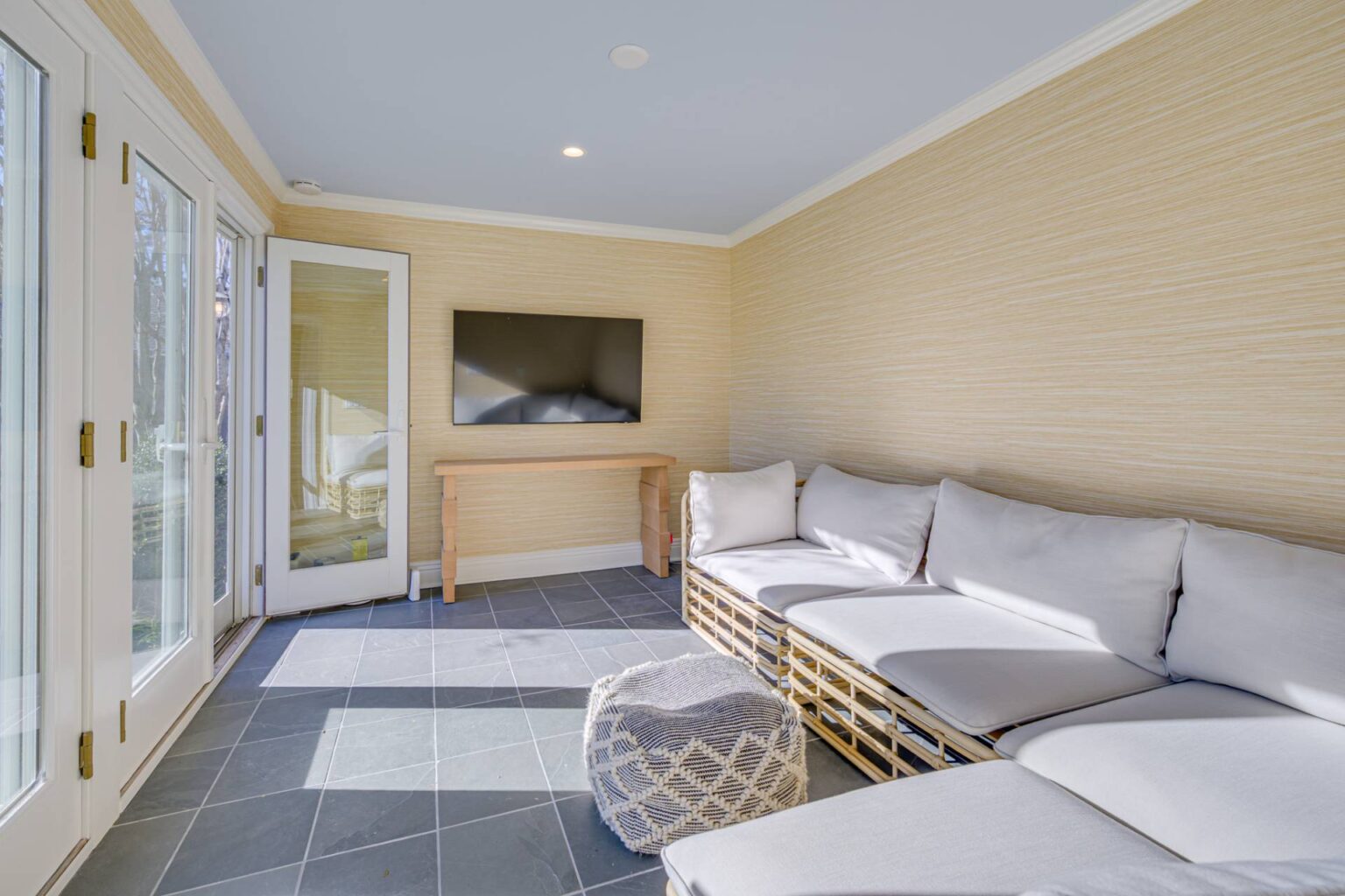 36 Long Springs Road Southampton, NY 24 105490 vh4ls3nz29rkplk3