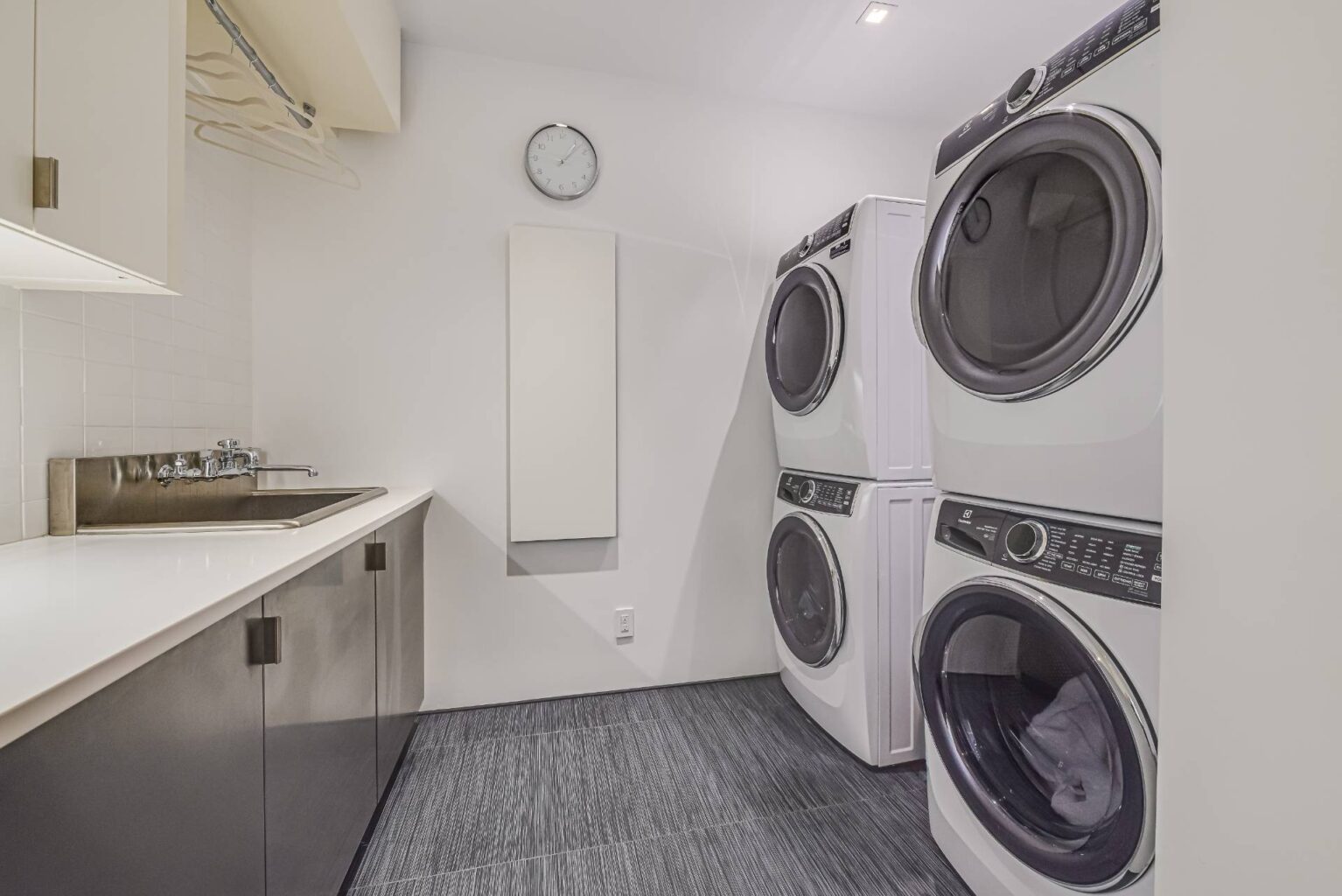 15 Eastway Drive Southampton, NY 25 882186 v9qvxkxmpxf5znvw