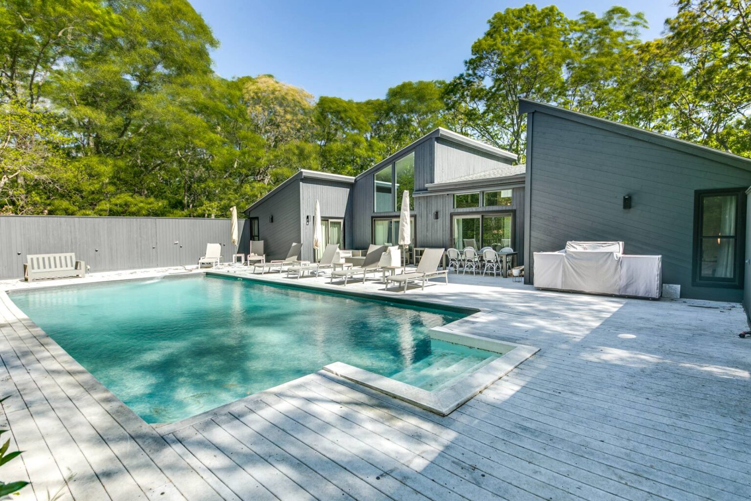 15 Karin Drive East Hampton, NY 3 922923 wx5vxshgtrw6bmj5