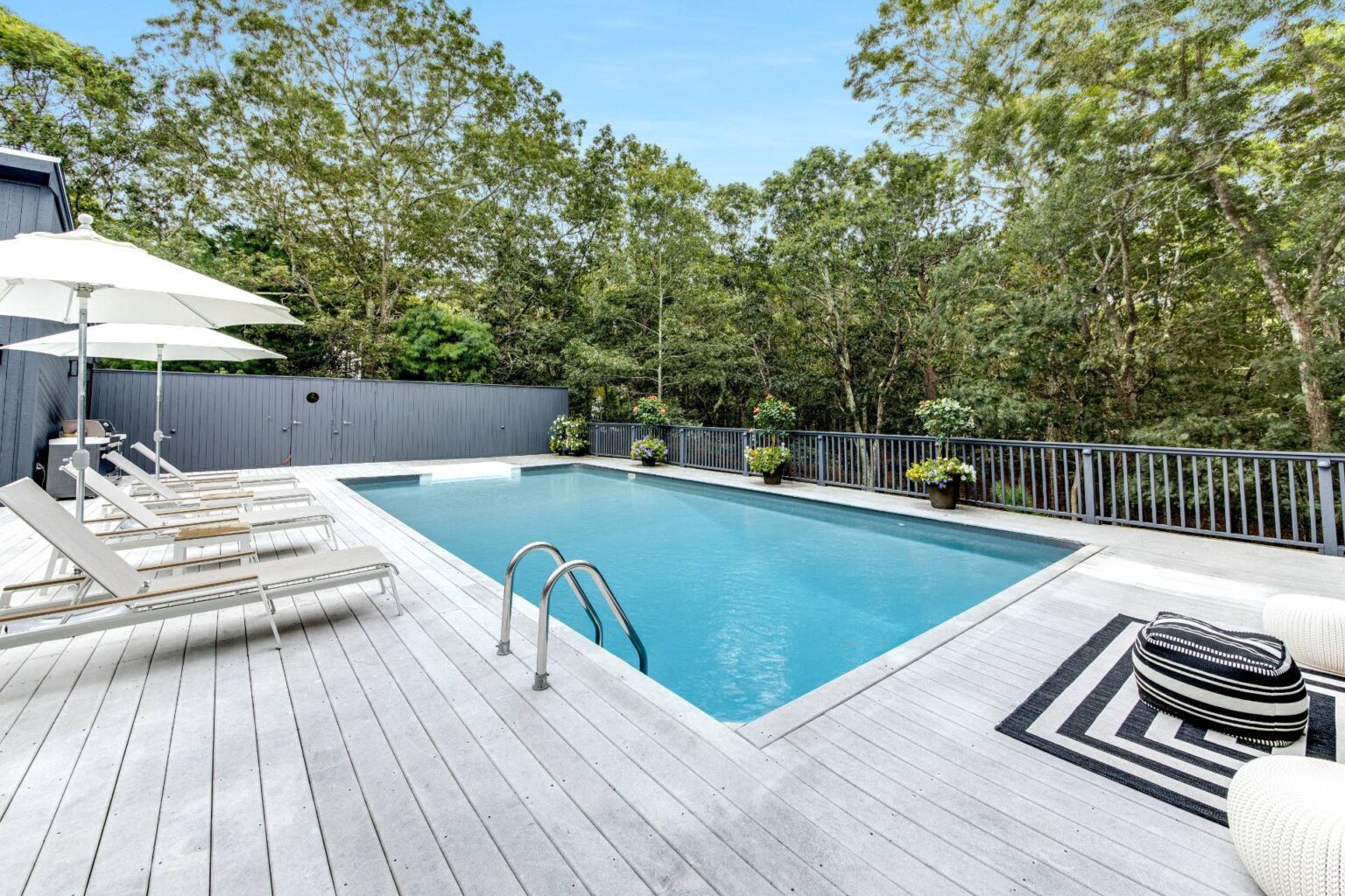 15 Karin Drive East Hampton, NY 3 922923 w2j6krrj92mt8spt