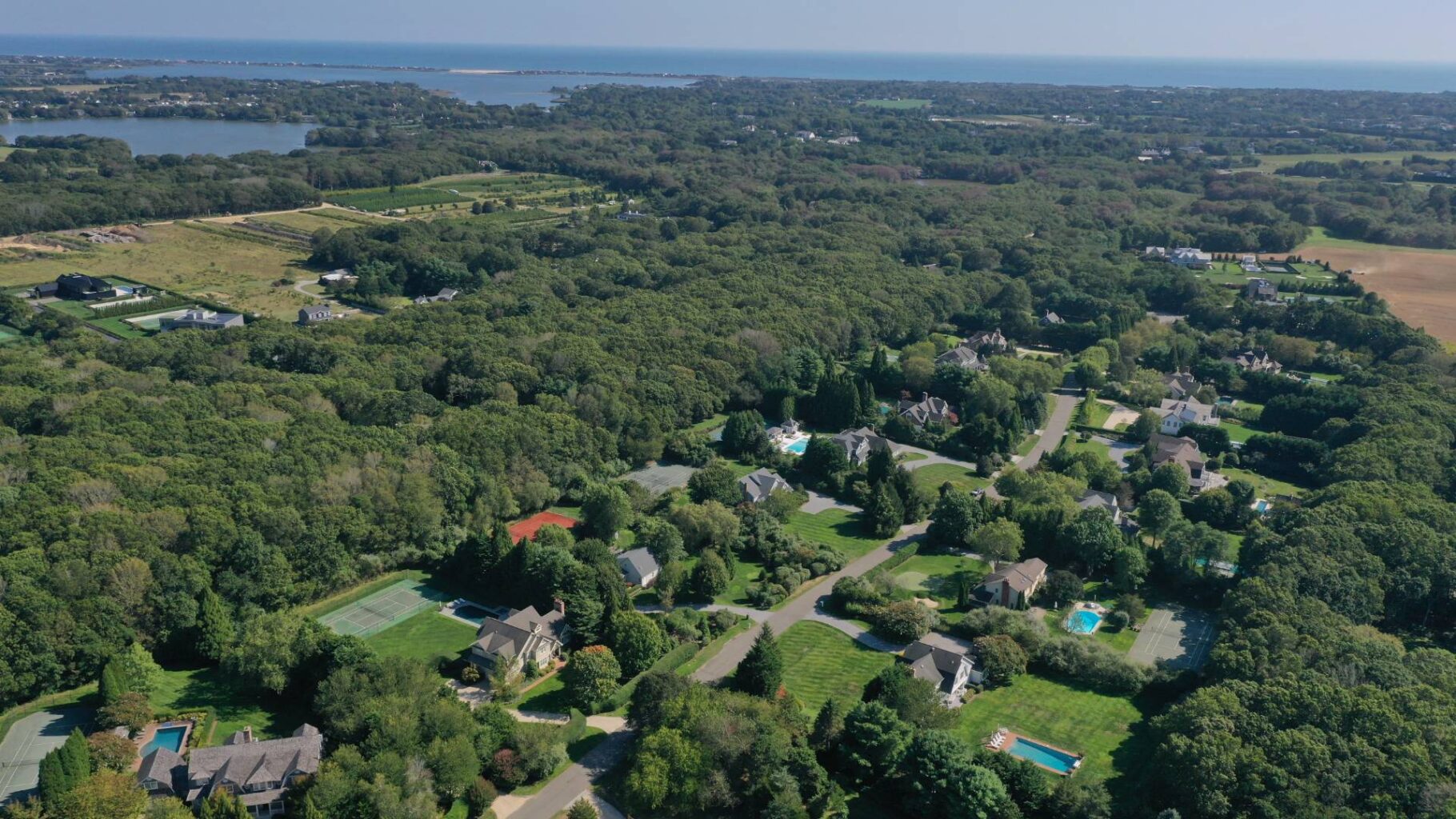 8 Wood Edge Court, Water Mill, NY 11976 33 926177 bb94vqkxmprv2dgb