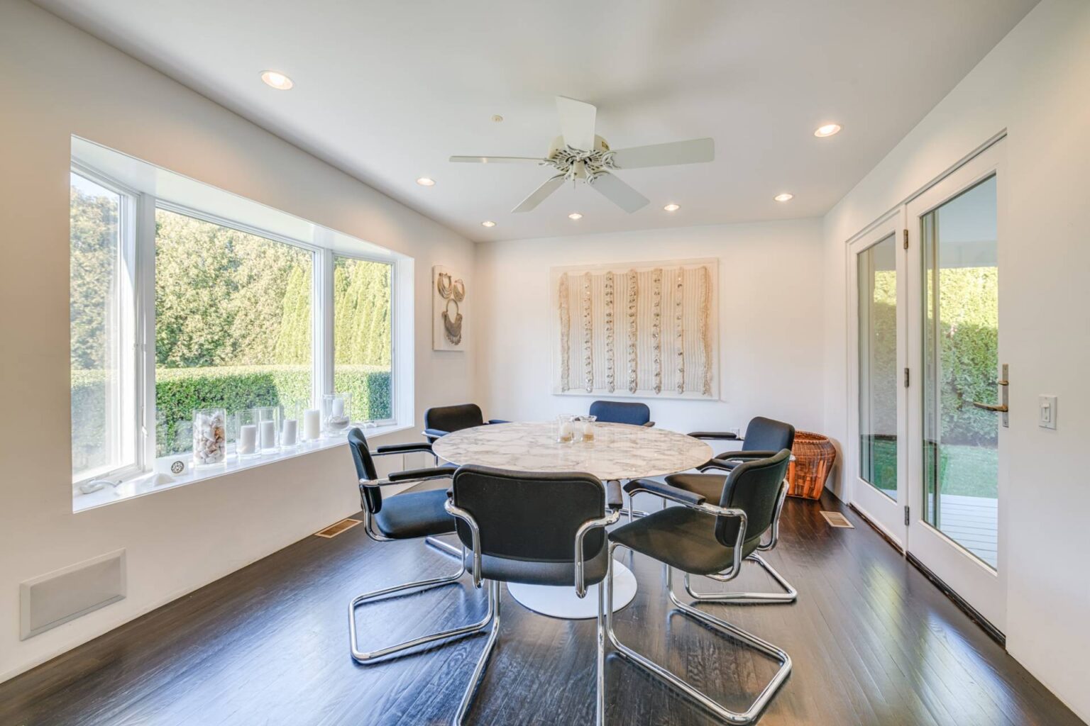 138 Coopers Farm Road Southampton, NY 5 907566 rrgdvvfwdsdvjk4y