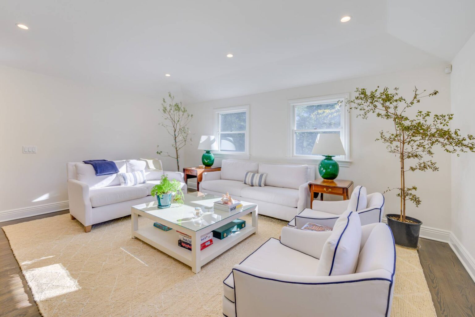 36 Long Springs Road Southampton, NY 7 105490 x2jxrpgpkmzh1jk4