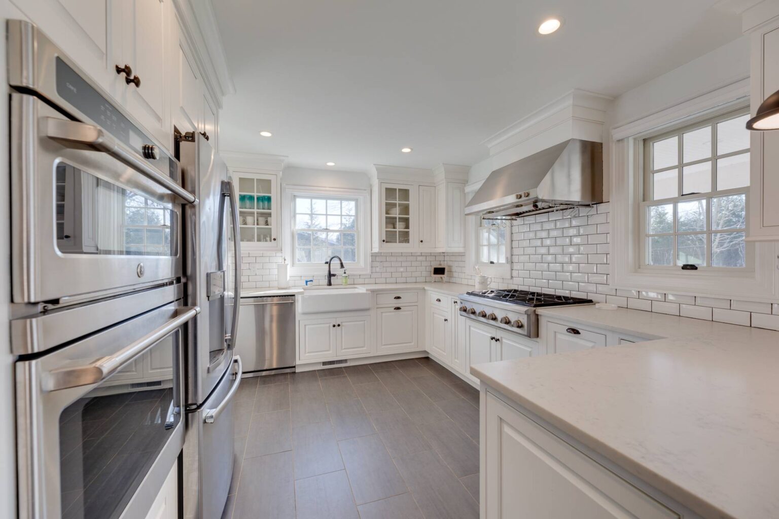 24 Stratton Square East Hampton, NY 7 886229 31mj2ph4lx52knyq