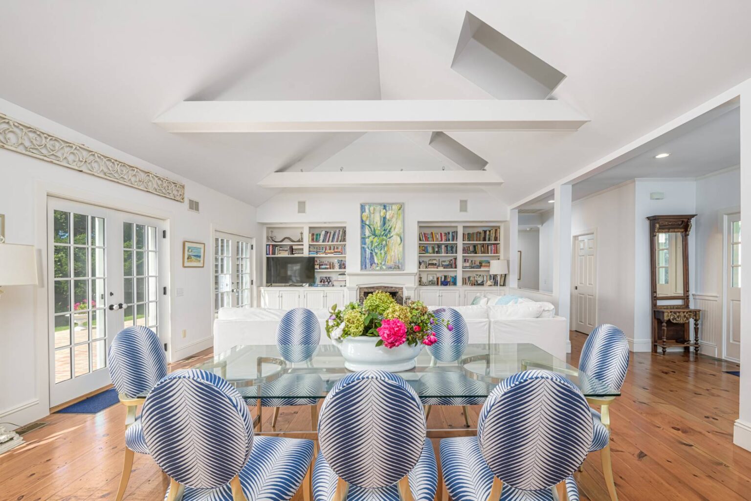 70 Sayres Path Wainscott, NY 70 sp living 1