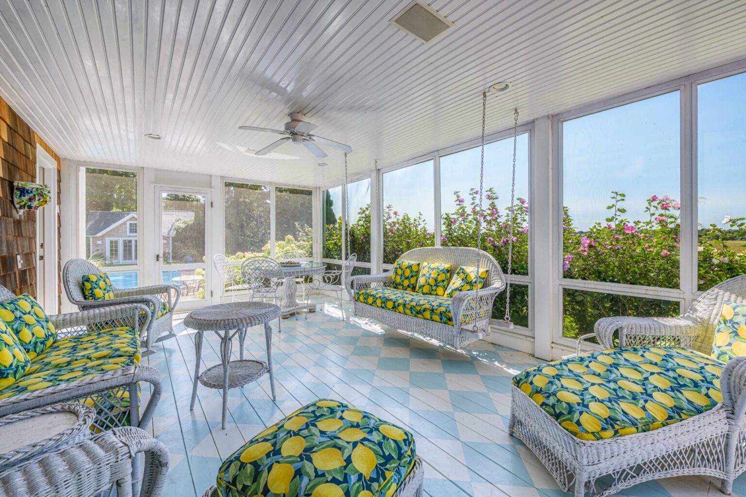 70 Sayres Path Wainscott, NY 70 sp porch