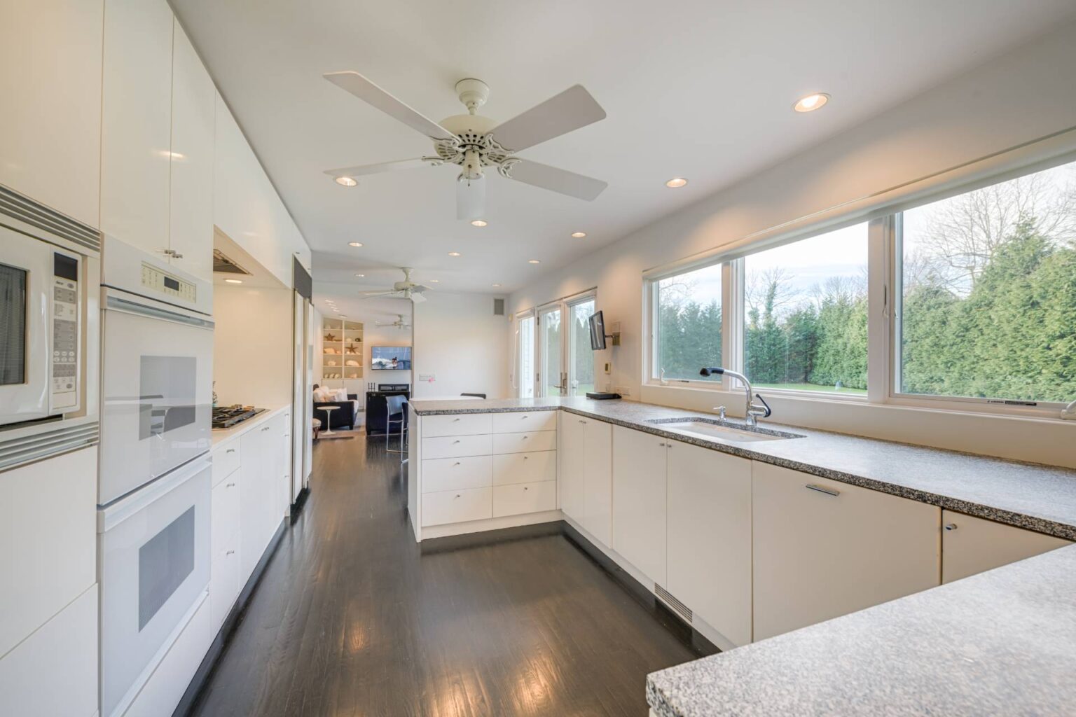 138 Coopers Farm Road Southampton, NY 8 907566 kqw3rfhx115vcf64