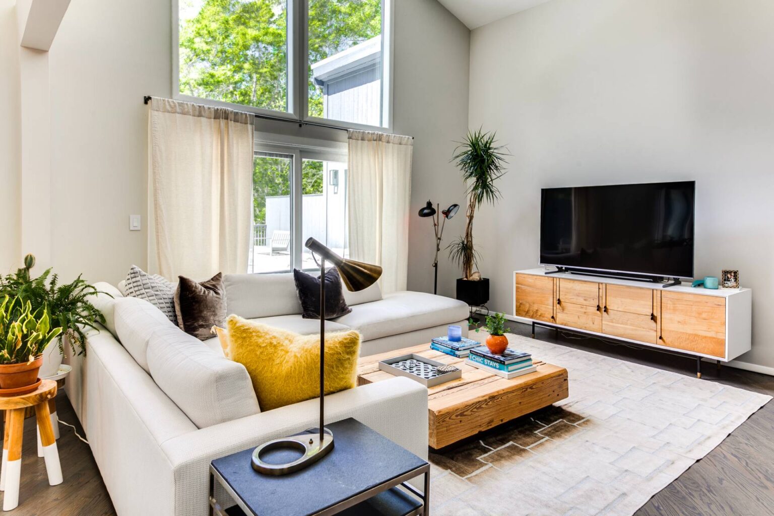 15 Karin Drive East Hampton, NY 8 922923 zvxhckkwpv8hjsyy