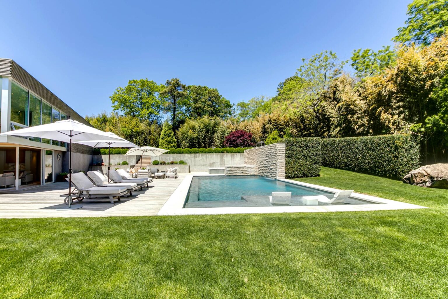 15 Eastway Drive Southampton, NY 9 882186 jblw51dz5mfclhkf