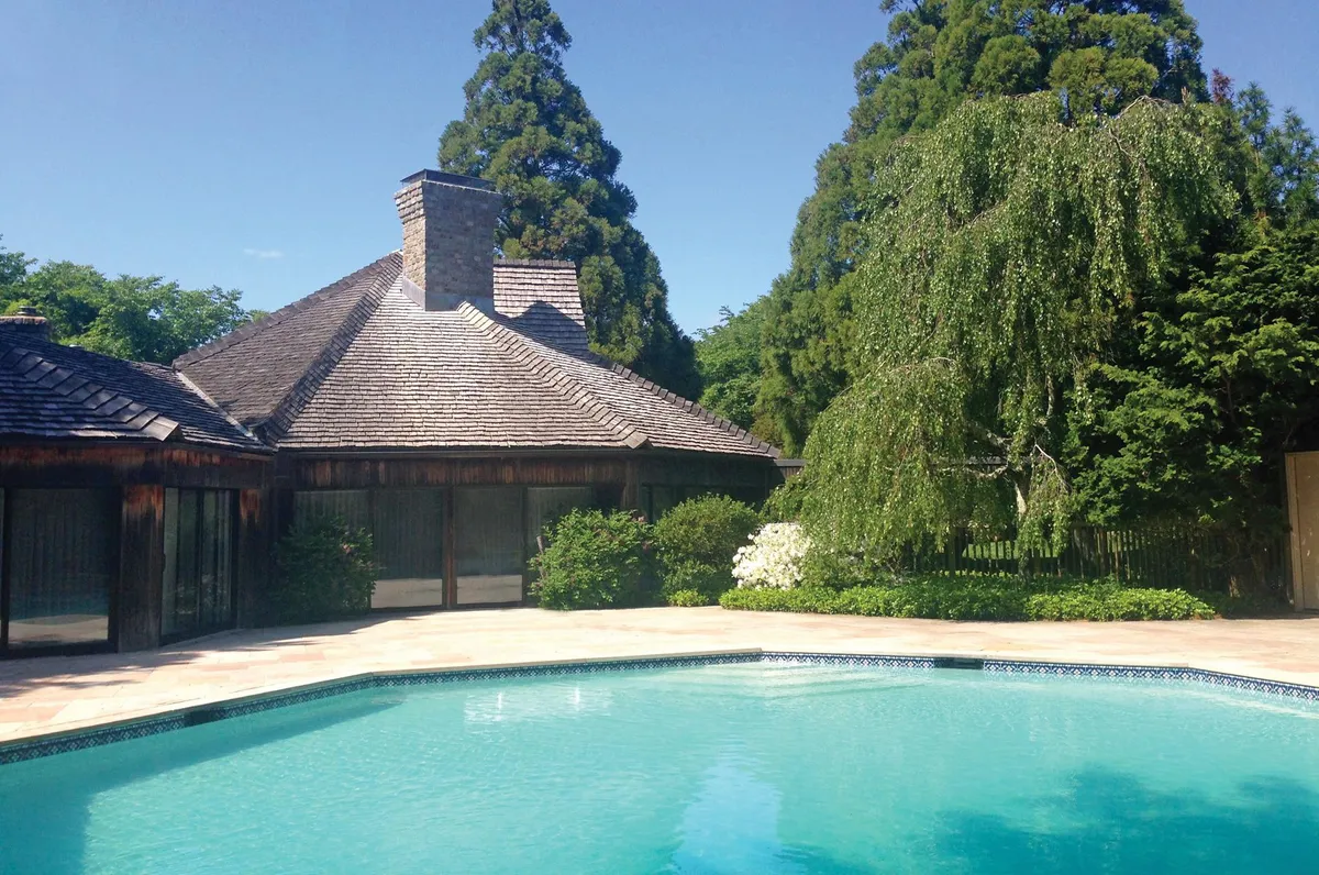 cross highway east hampton