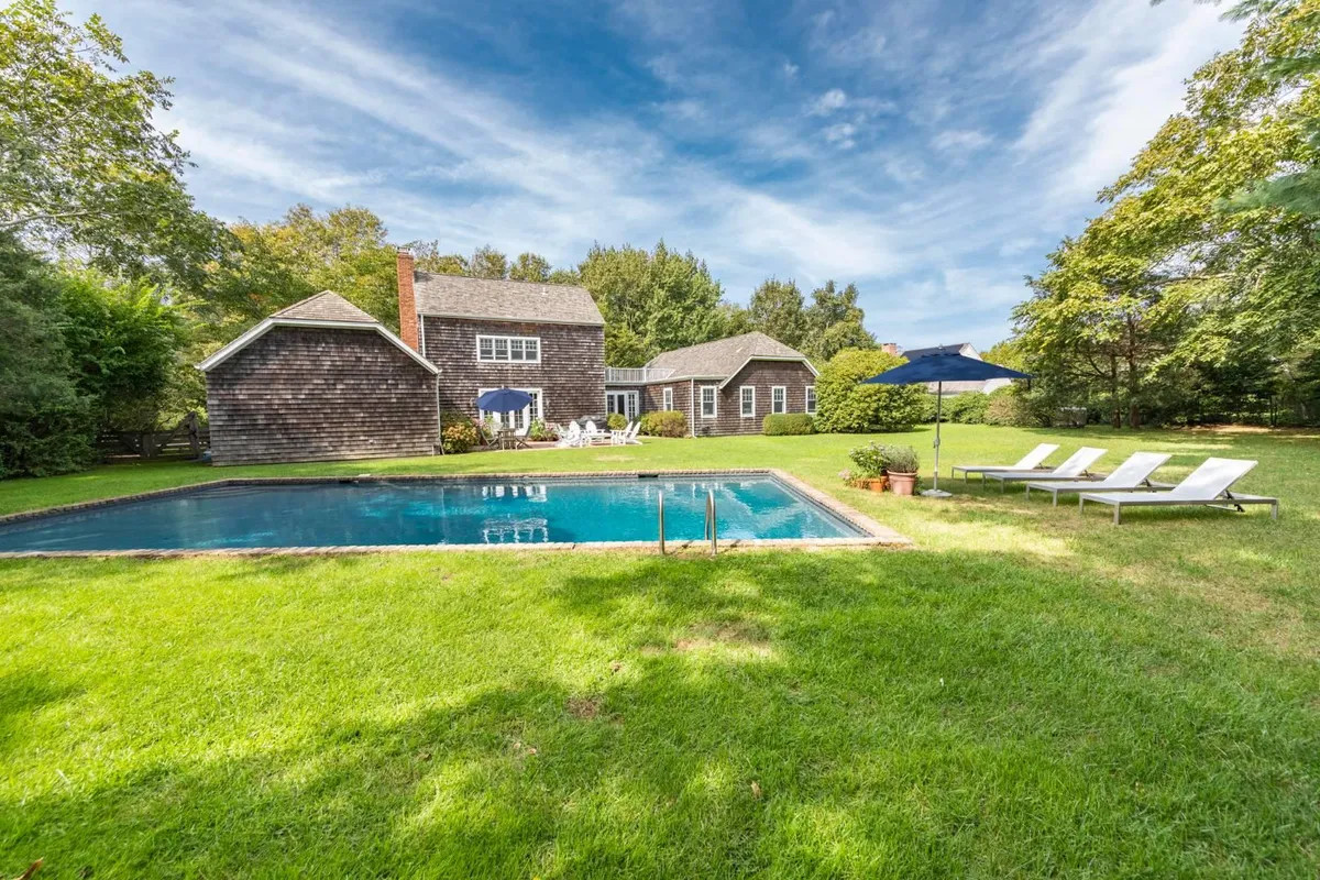 toppings field court birdgehampton