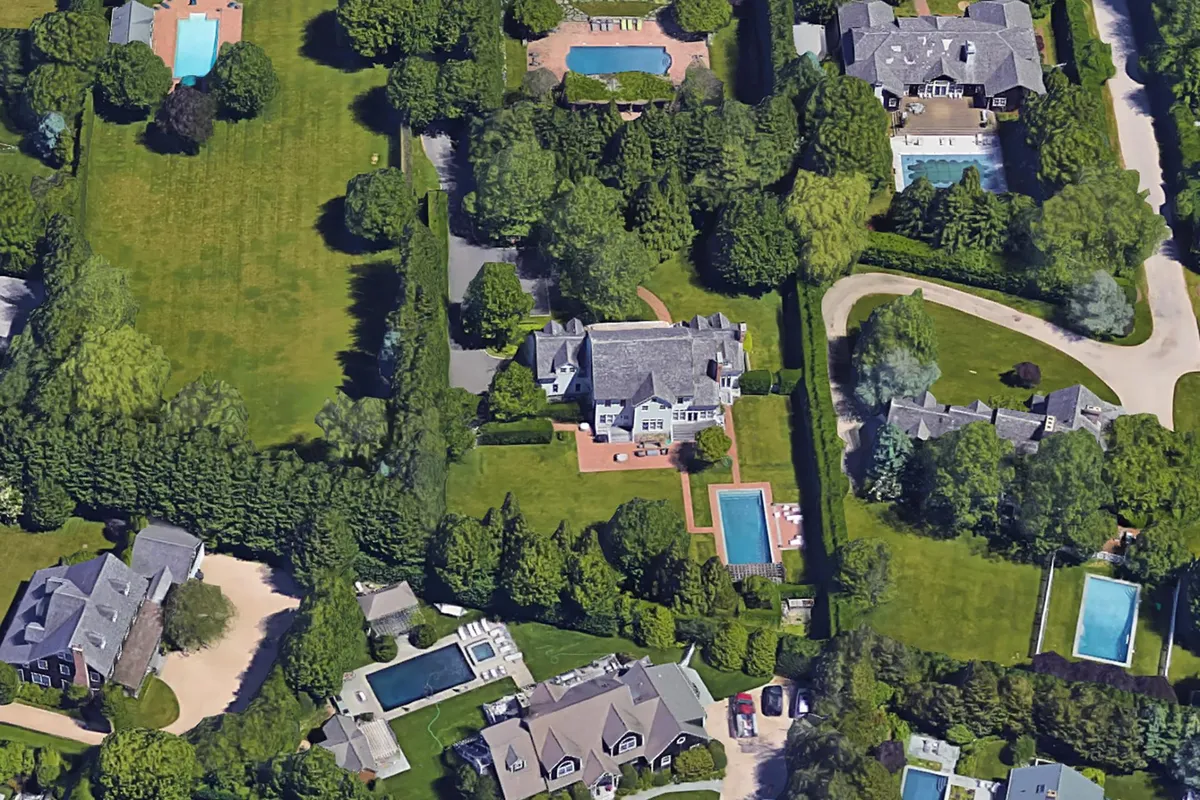 white street southampton village